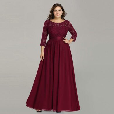 Plus Size Floral Lace Bridesmaid Dress in Red